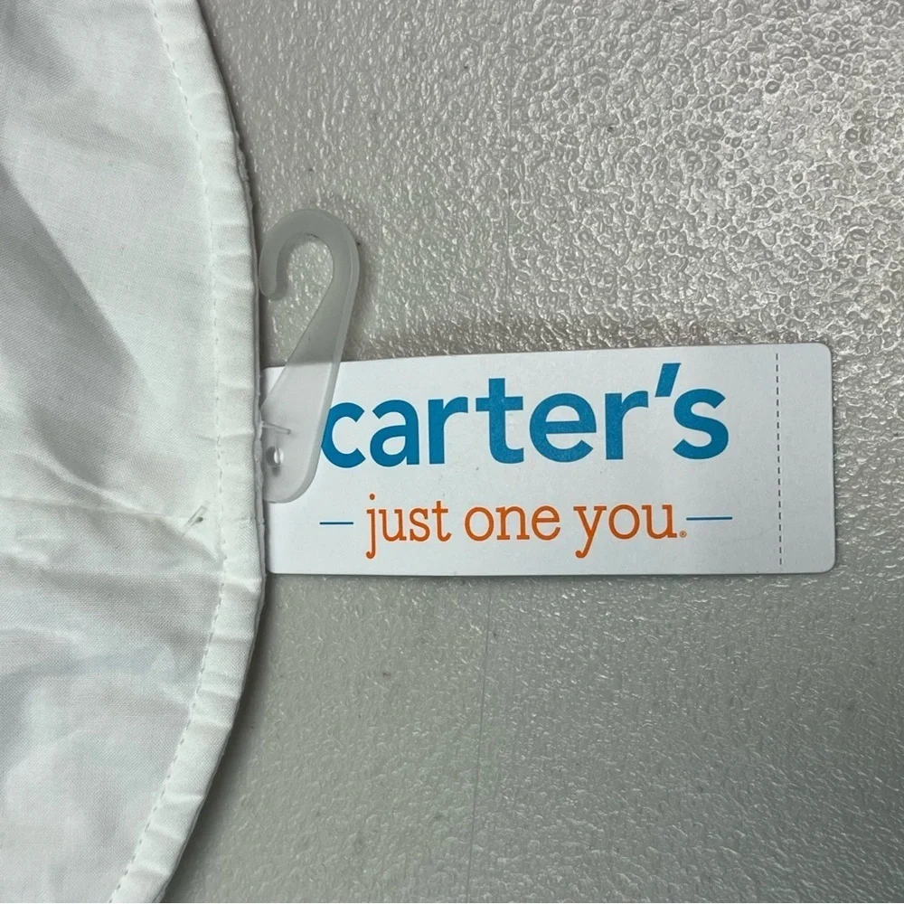 Carter’s Baby White Hat Size 6-12M
